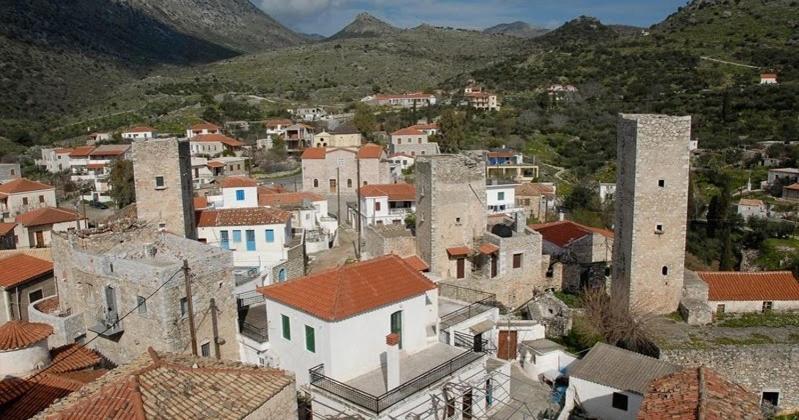 Traditional Stone House In Eastern Mani Flomochori Εξωτερικό φωτογραφία
